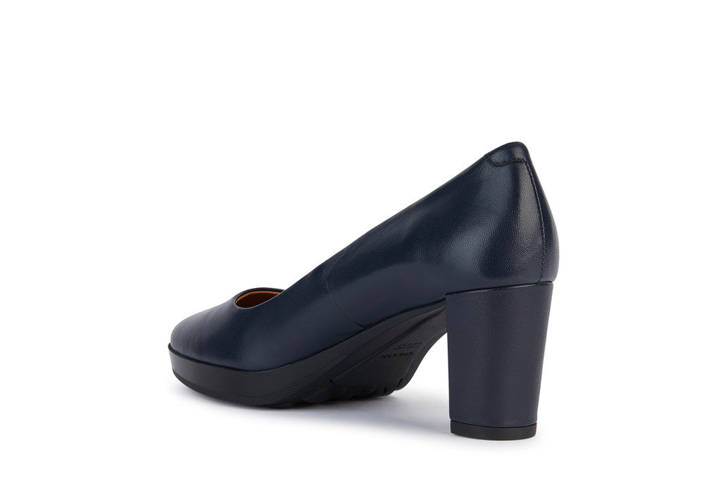 WOMAN WALK PLEASURE 60