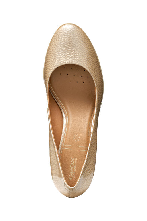 WOMAN WALK PLEASURE 85