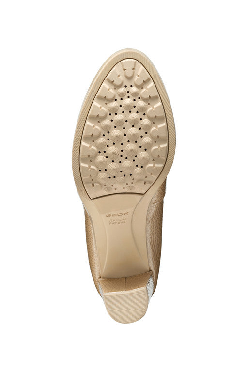 WOMAN WALK PLEASURE 85