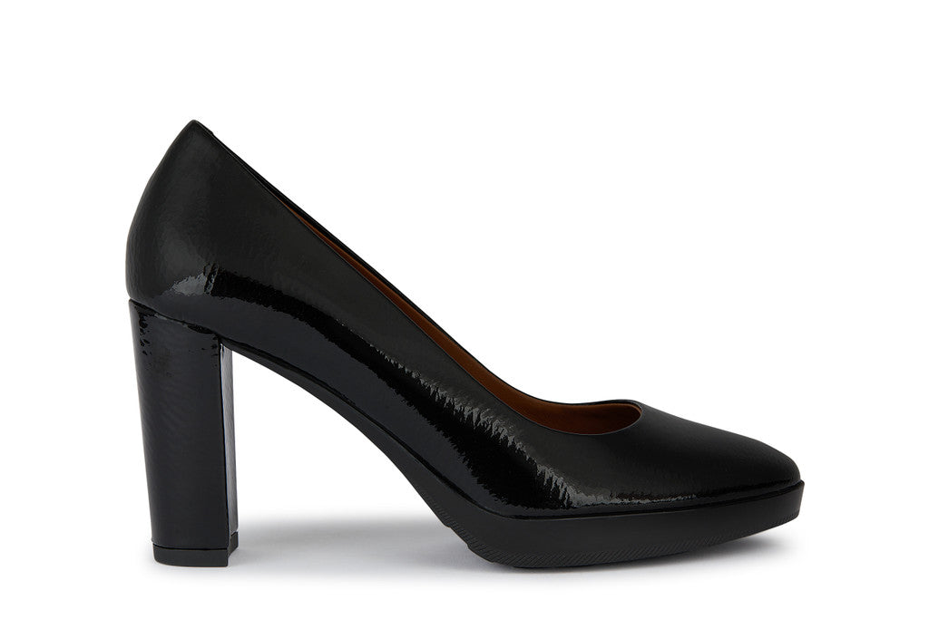 WOMAN WALK PLEASURE 85