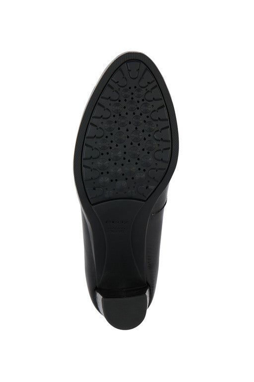WOMAN WALK PLEASURE 85