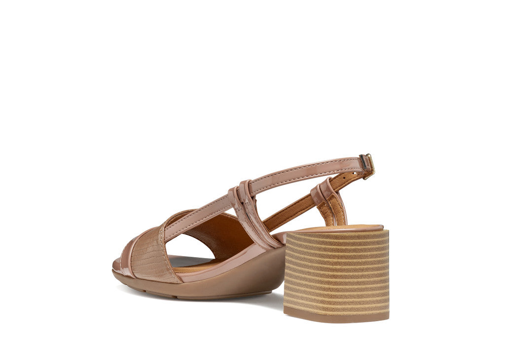 NEW MARYKARMEN WOMAN