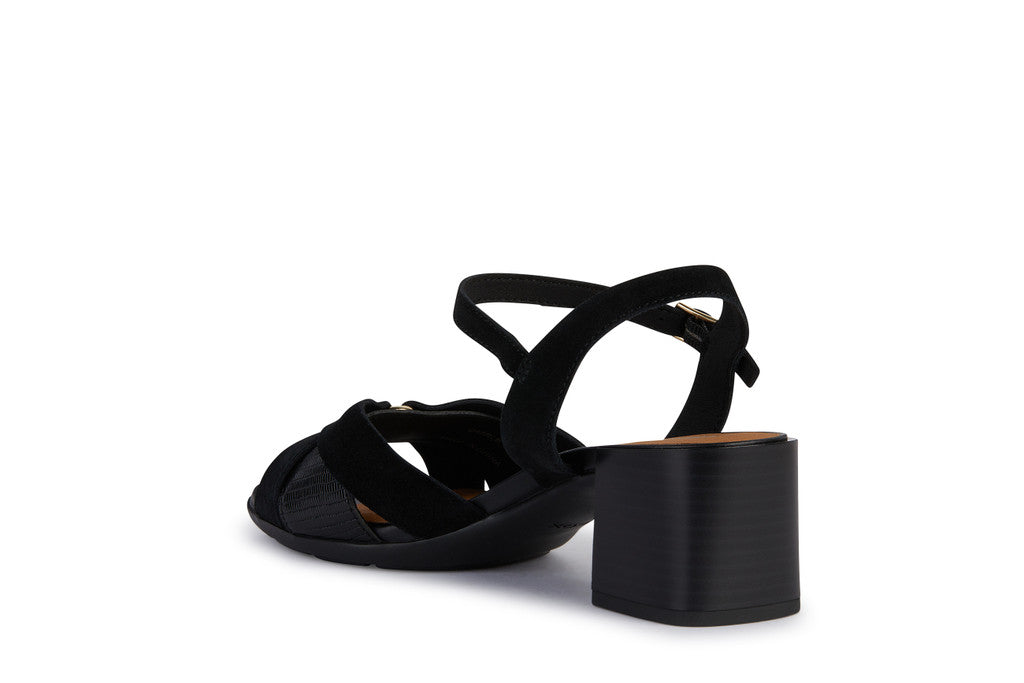 NEW MARYKARMEN WOMAN