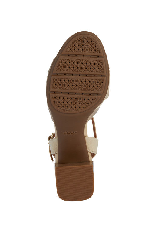 NEW MARYKARMEN WOMAN