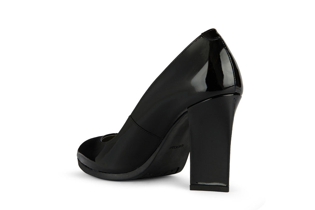 WOMAN WALK PLEASURE 90.1