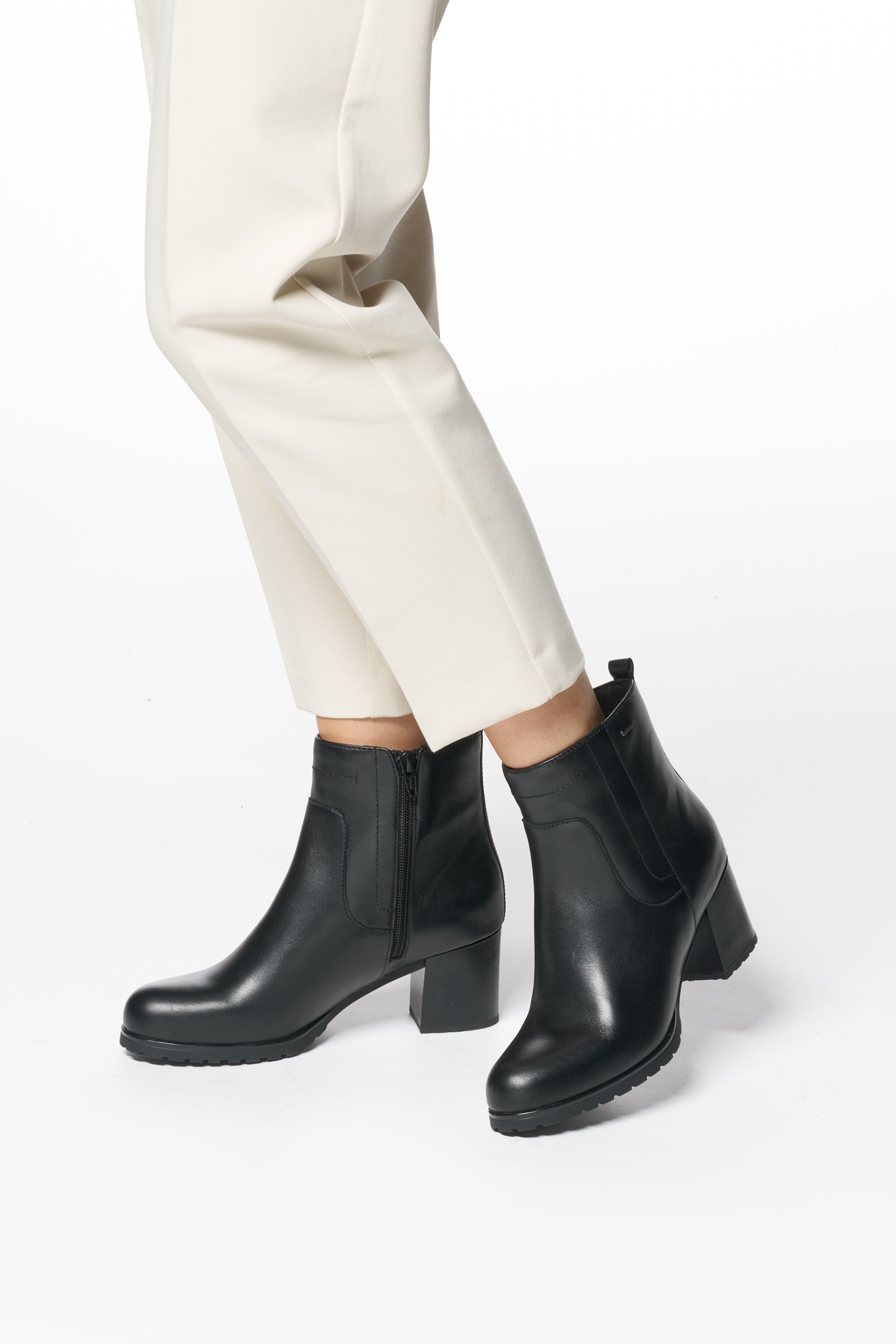 NEW LISE ABX WOMAN