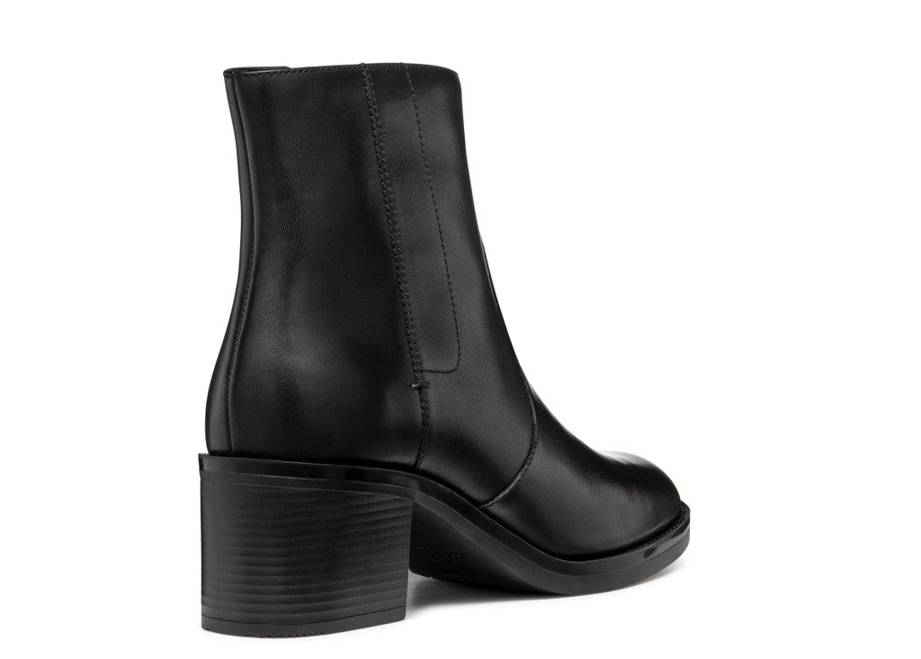 SERILDA 60 WOMAN