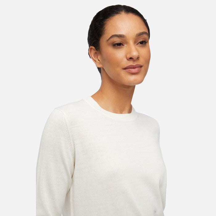 KNIT WOMAN