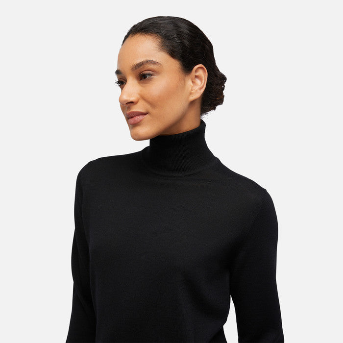KNIT WOMAN