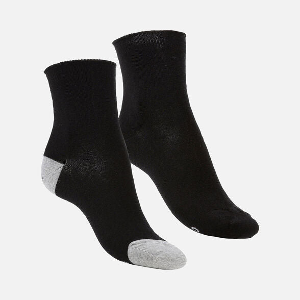 SOCKS WOMAN
